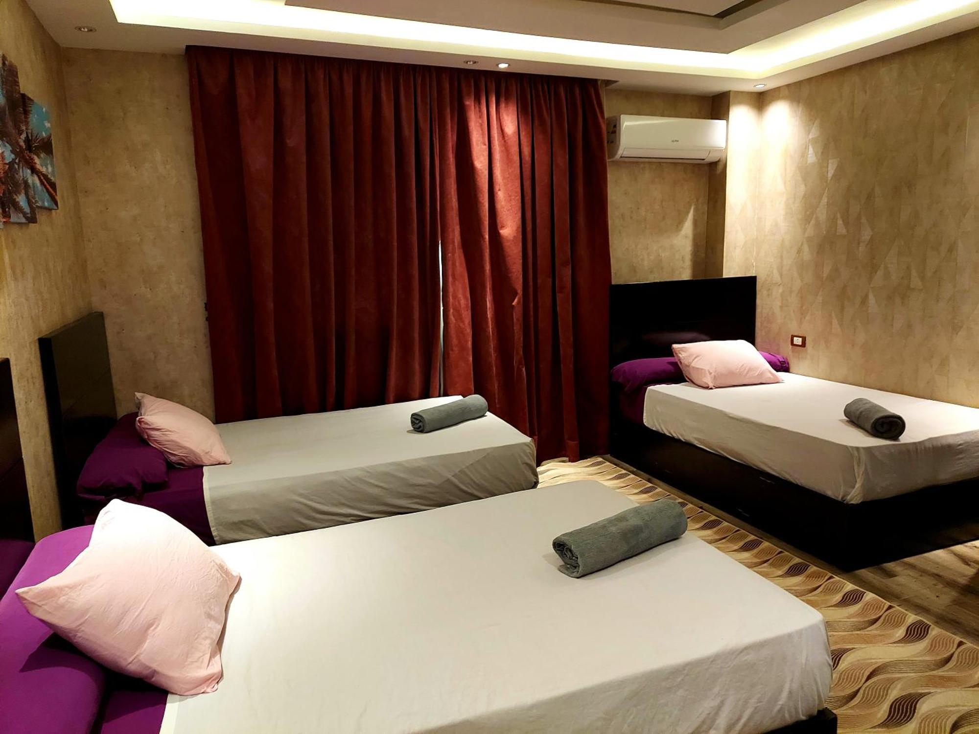 Pyramids Planet Hotel Ghatati Pokoj fotografie